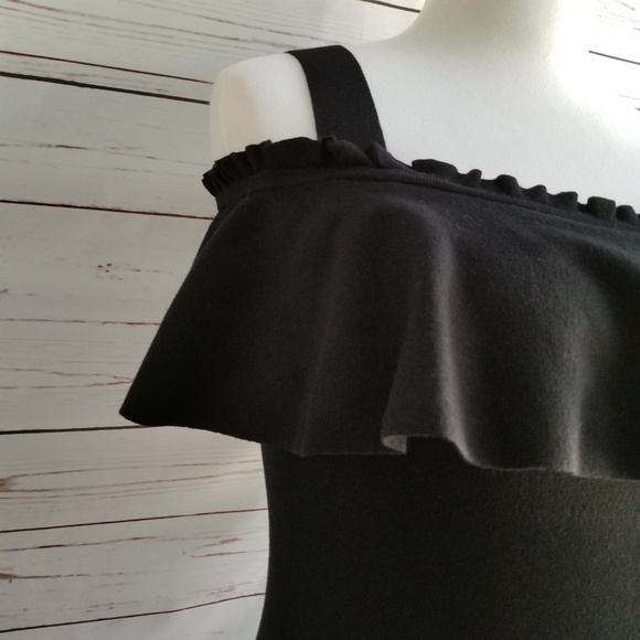 NWT Banana Republic Off Shoulder Ruffle Knit Top - Picture 5 of 6